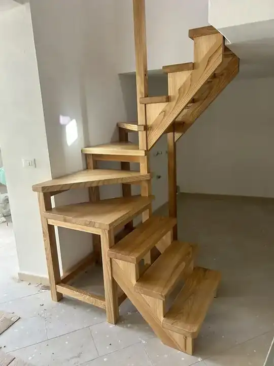 Scala interna su misura in legno massello